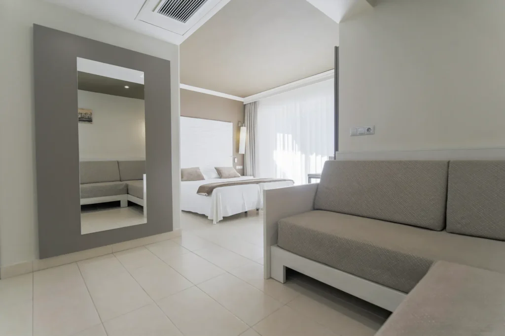 family rooms cambrils